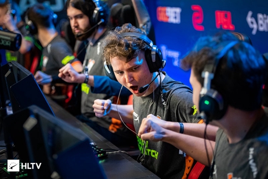 中国大模型技术竞争加剧 DeepSeek与Kimi新发布引关注